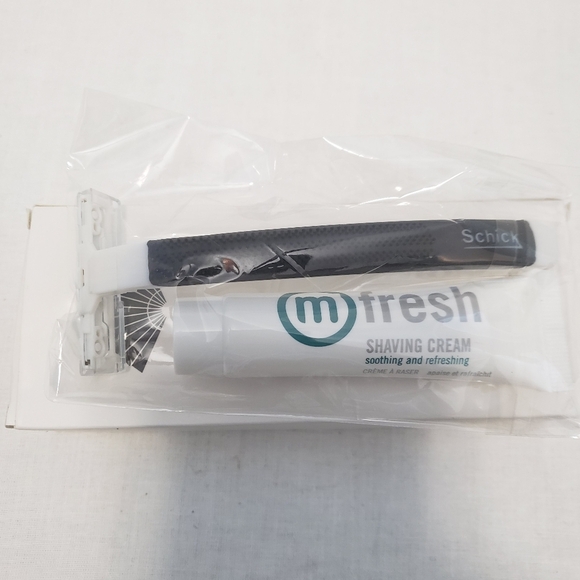 Travel Kit Hask Shampoo and Conditioner 2 Blade Schick Razor And Vanity Set - Picture 2 of 8